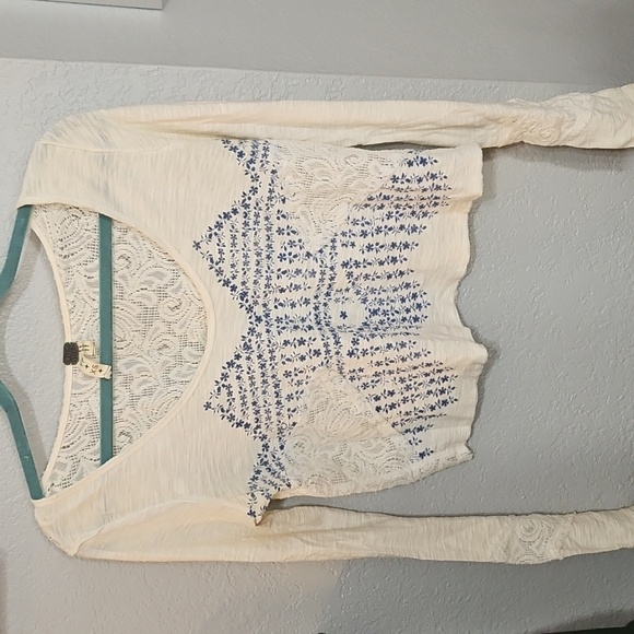 Free People Geo Floral Lace Inset Lightweight Long Sleeve Crop Top - Picture 3 of 6
